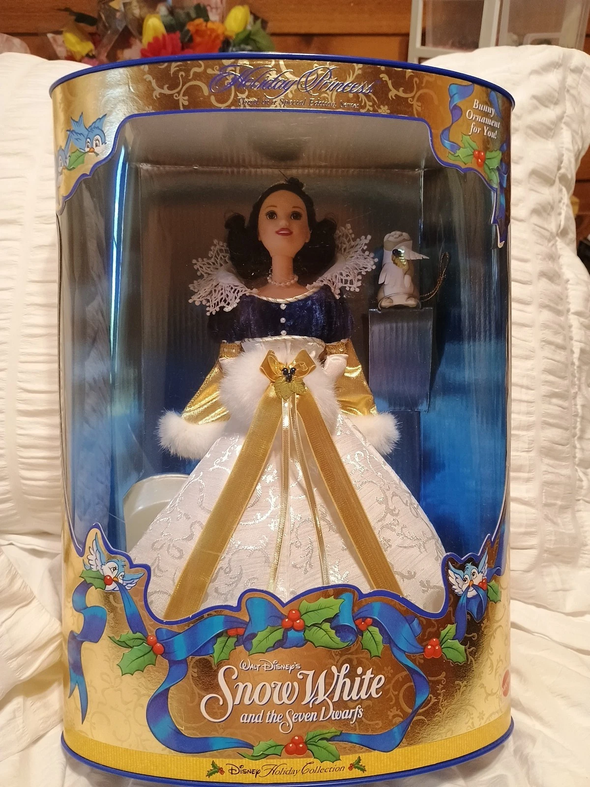 1998 Mattel Special Edition Disney Holiday Coll Snow White Barbie Doll 19898 NIB