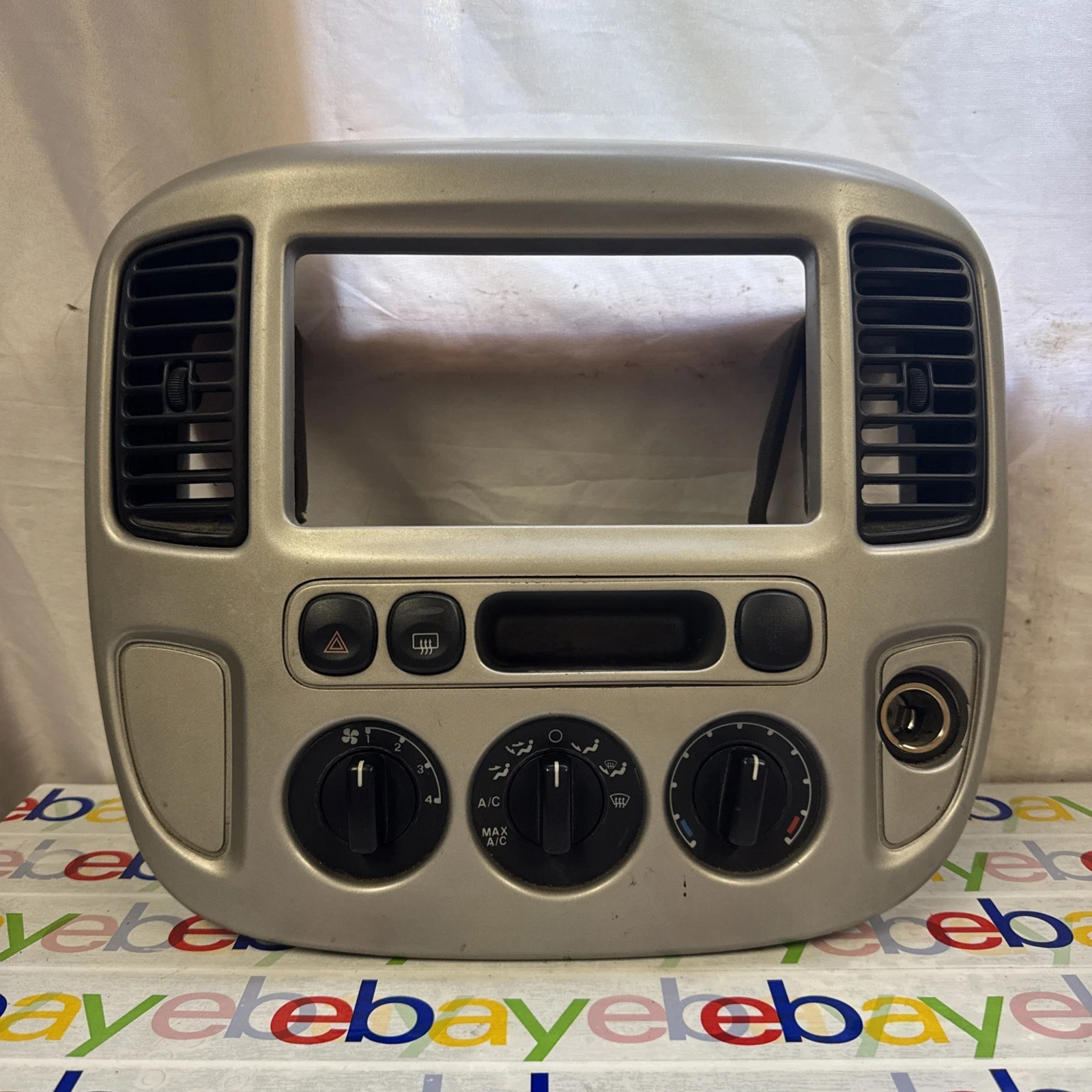 2001 2007 FordEscape Center Dash Radio Bezel AC Climate Controls OEM Grey/Silver