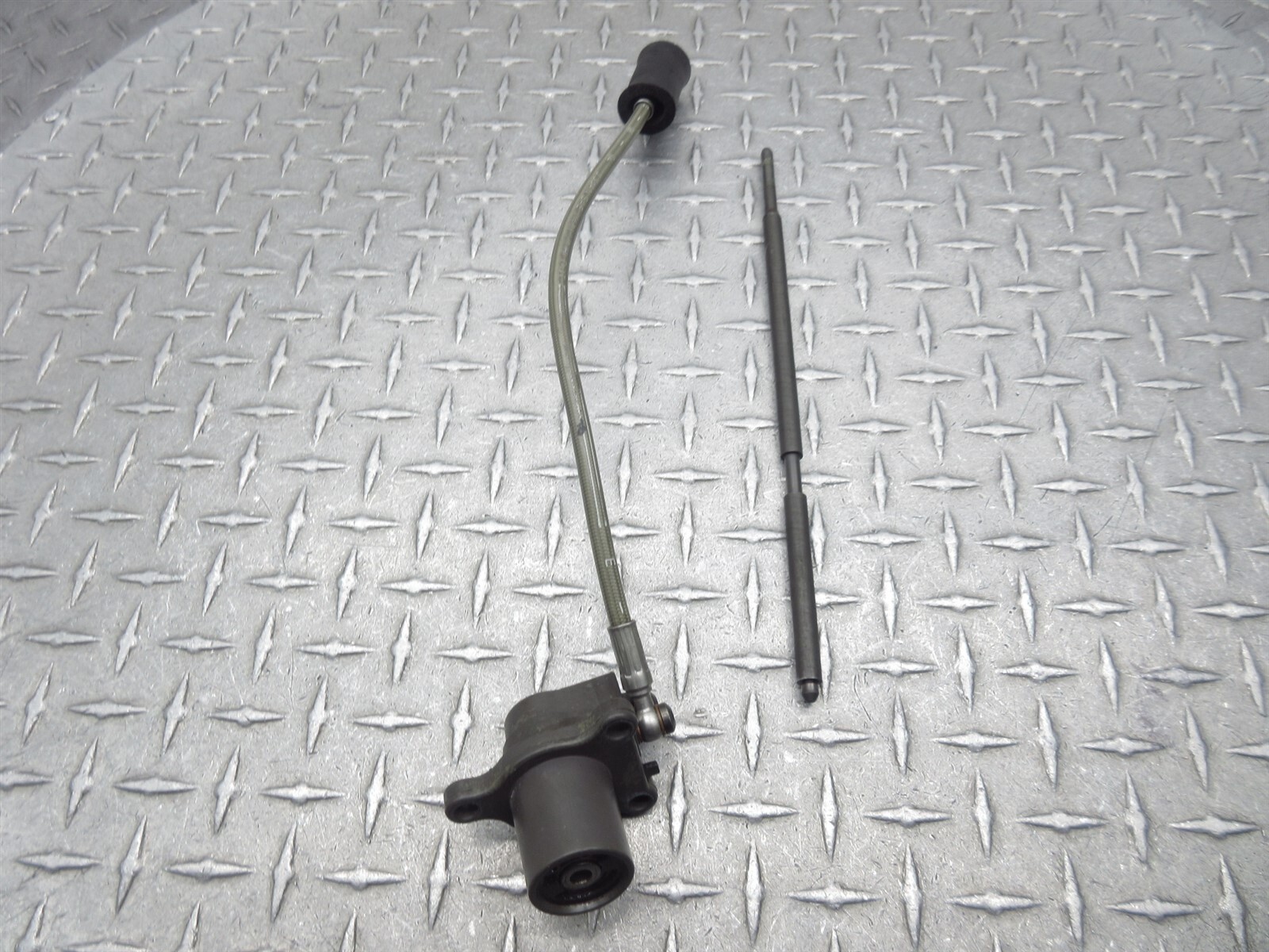 2005 00-06 BMW R1150R Rockster R1150 Varilla de manguera de la línea de liberación del cilindro esclavo del embrague