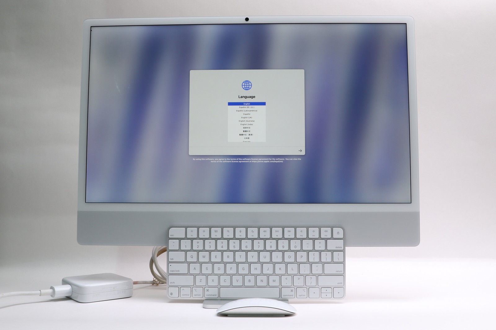 24" 2024  iMac  MWUC3LL/A  Apple M4  16GB  256GB SSD  8C