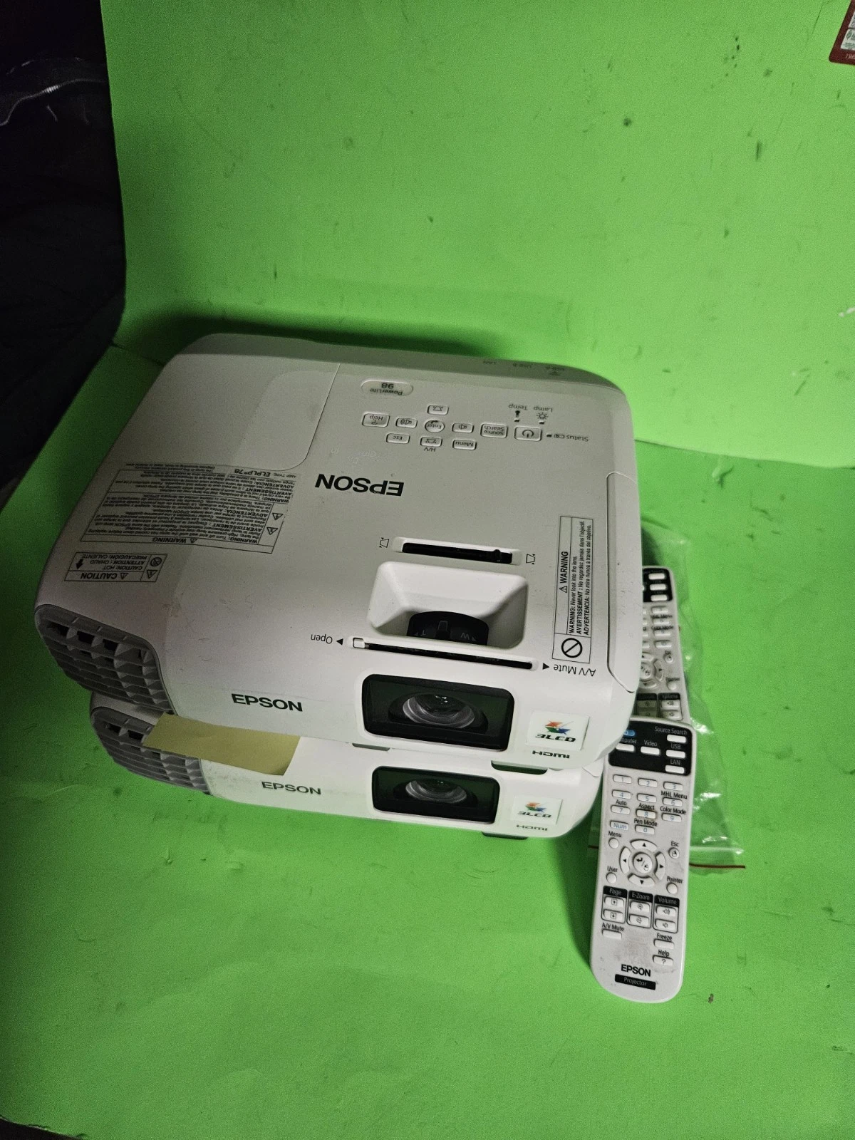 2 Epson PowerLite 98 Projector H577A 3000 lumens  2679h 49h