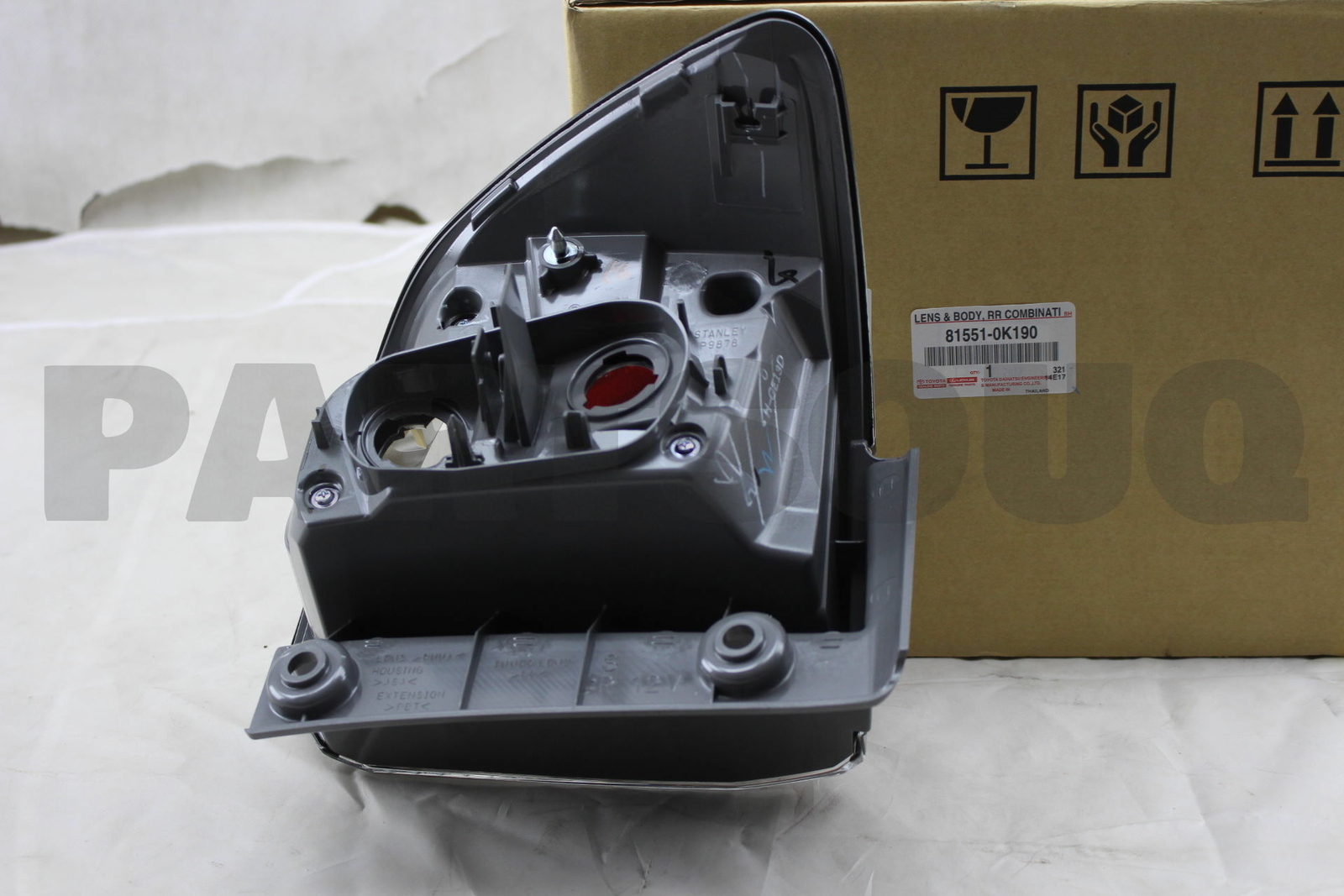 815510K190 Genuine Toyota LENS  REAR COMBINATION LAMP  RH 81551 0K190