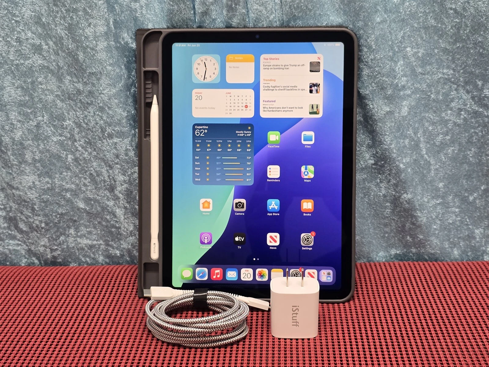 APPLE IPAD AIR 5TH GEN A2588 64GB 10 9" Wi Fi MM9E3LL/A W/ APPLE PENCIL 