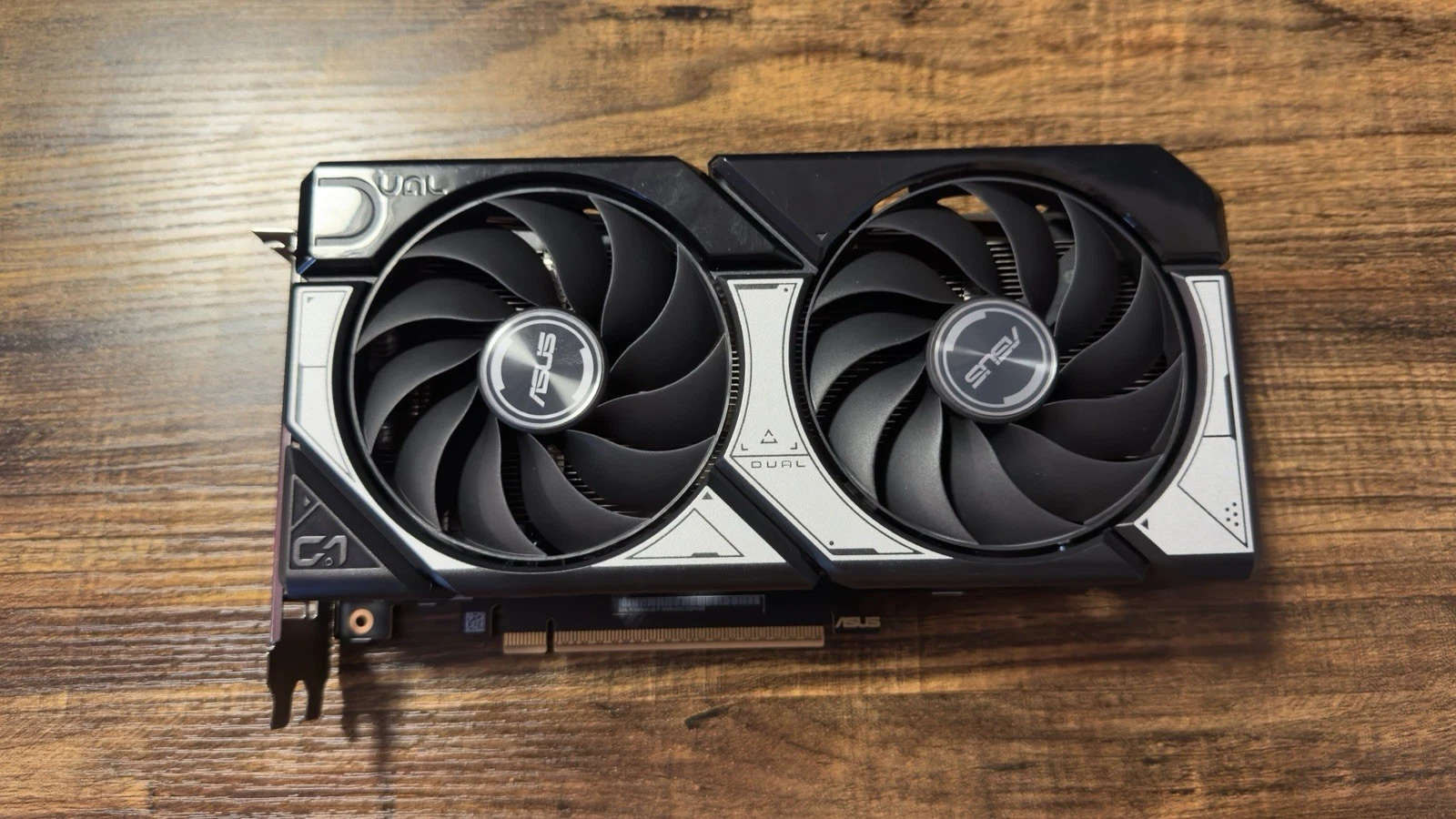 ASUS Dual GeForce RTX 5060 8GB GDDR7 OC   Clean   Pulled from ASUS G700 