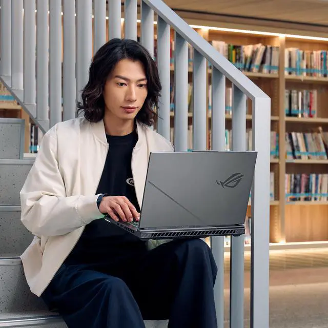 ASUS ROG Strix G16   16" GeForce RTX 5070 Laptop GPU   AMD Ryzen 9 9955HX    32GB Memory   1 TB PCIe SSD   Windows 11 Home   Gaming Laptop   240 Hz  G614FP DS96  