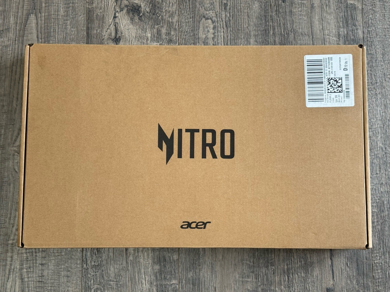 Acer Nitro V Gaming Laptop 16" WUXGA IPS 180Hz Ryzen 5 240 RTX 5050 16GB/512GB