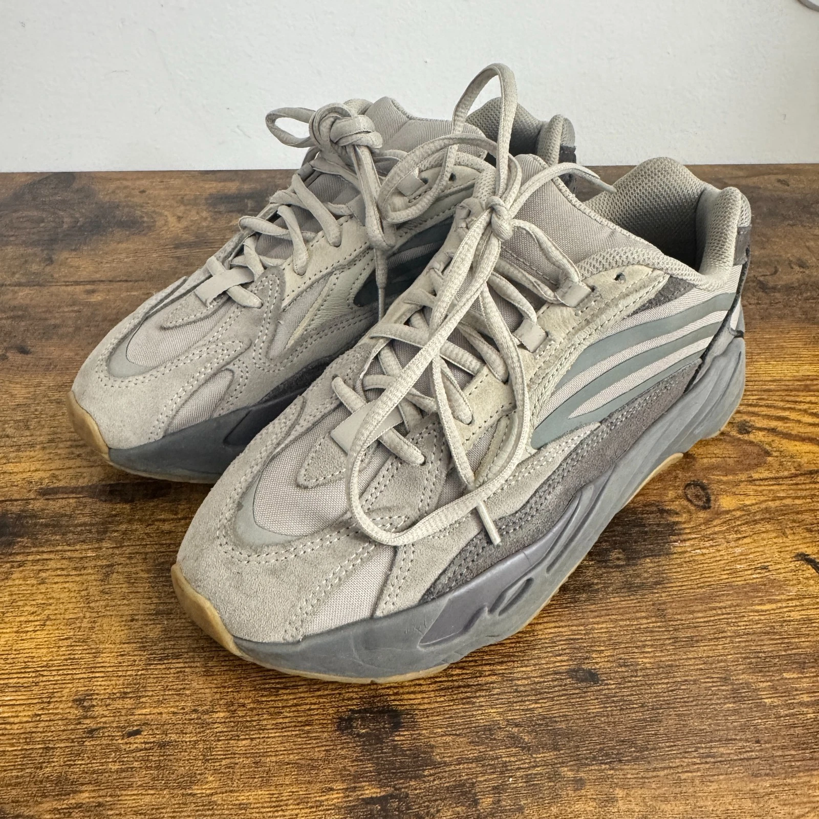 Adidas Yeezy Boost 700 V2 Tephra Gray Mens Boys Size 6 Good Condition No Box