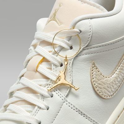 Talla 9 women Air Jordan 1 Low SE