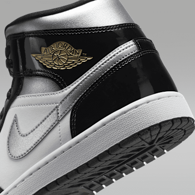 Talla M9. 5 Air Jordan 1 Mid SE