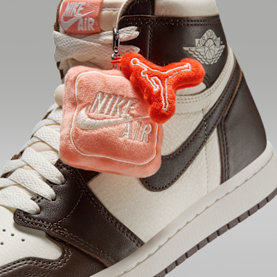 Air Jordan 1 Retro High OG "Café barroco y vela"