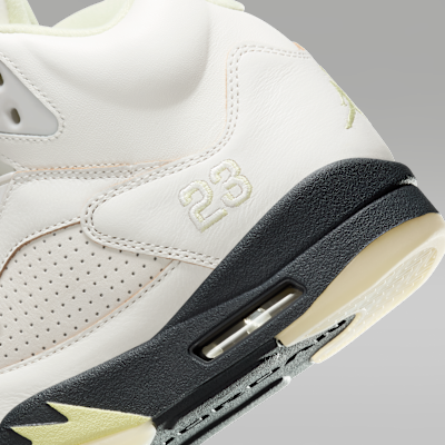 Air Jordan 5 Retro "Luminous Green and Sail", Talla W8