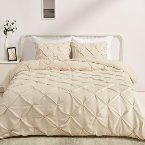 Amazon Basics Warm  Breathable Queen Size Comforter Sets  All Season Down Alternative 3 Piece Bedding Set  Pinch Pleat Design  Full/Queen Size  Cream