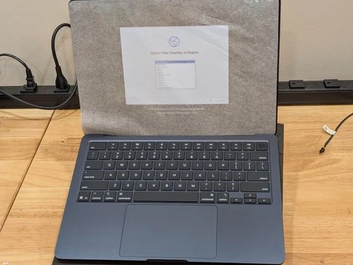 Apple MacBook Air 13 6 M4 10 Core CPU 16GB 256GB SSD 8 Core GPU