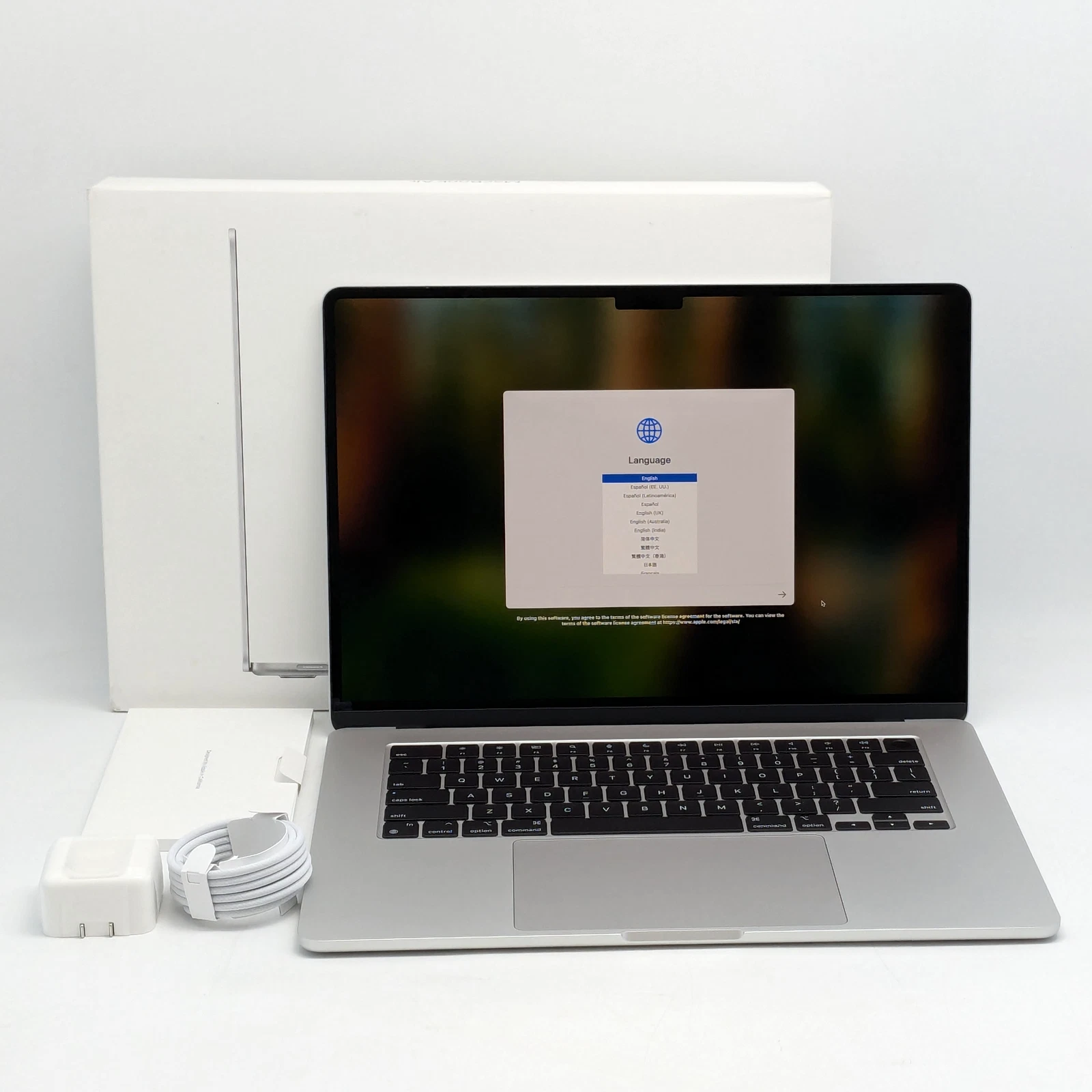 Apple MacBook Air 2024 15 " M3 8 core 512GB SSD 24GB RAM 10 Core GPU MacOS A3114