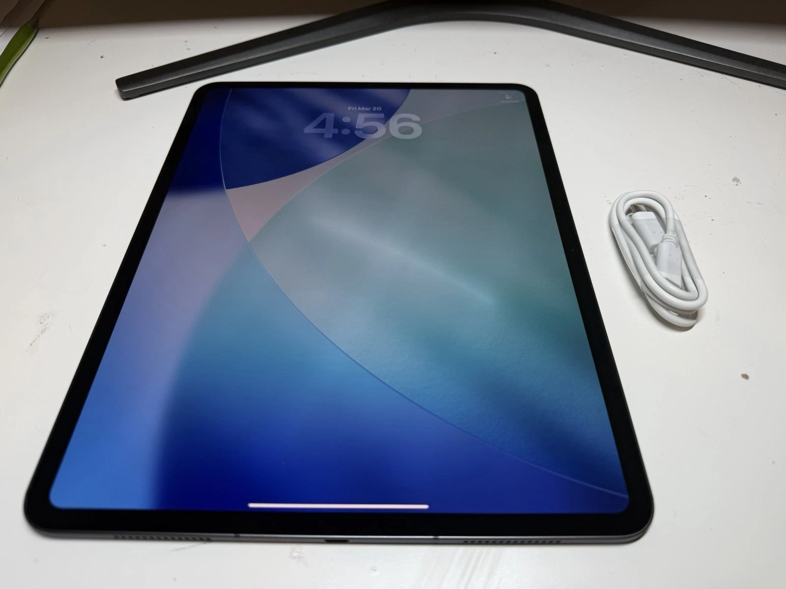 Apple iPad Pro 13" 2024 M4 256GB Space Black Wi Fi   Cellular   100   Excellent