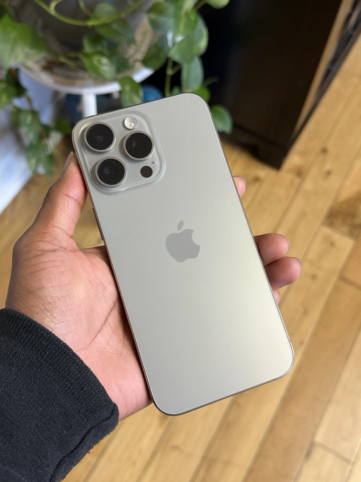 Apple iPhone 15 Pro Max 256 GB Natural Titanium Tmobile Good Condition BH 90 