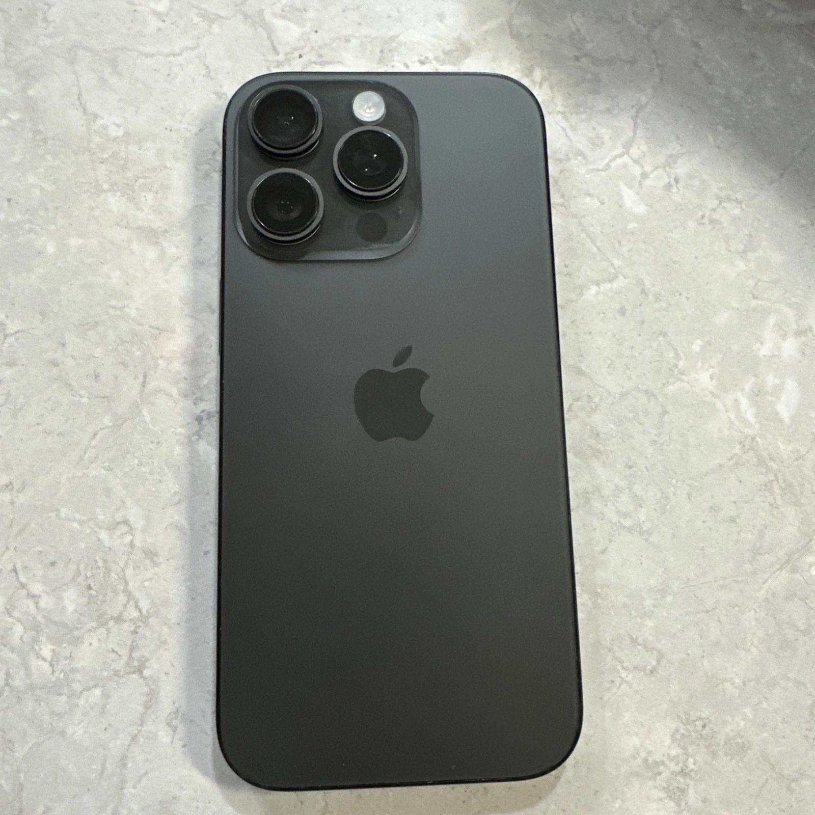 Apple iPhone 16 Pro 128GB black Titanium  Unlocked