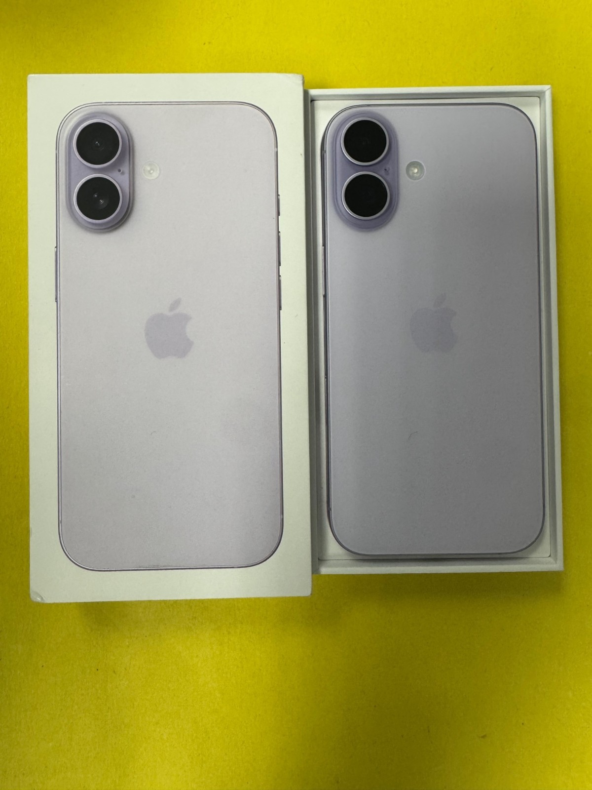 Apple iPhone 17   256GB   Lavender  Unlocked    Good Condition