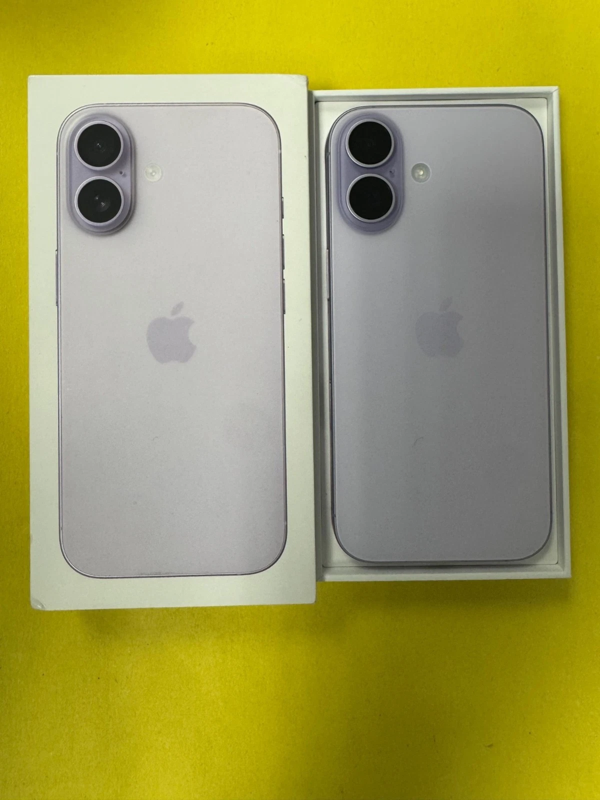 Apple iPhone 17   256GB   Lavender  Unlocked    Good Condition