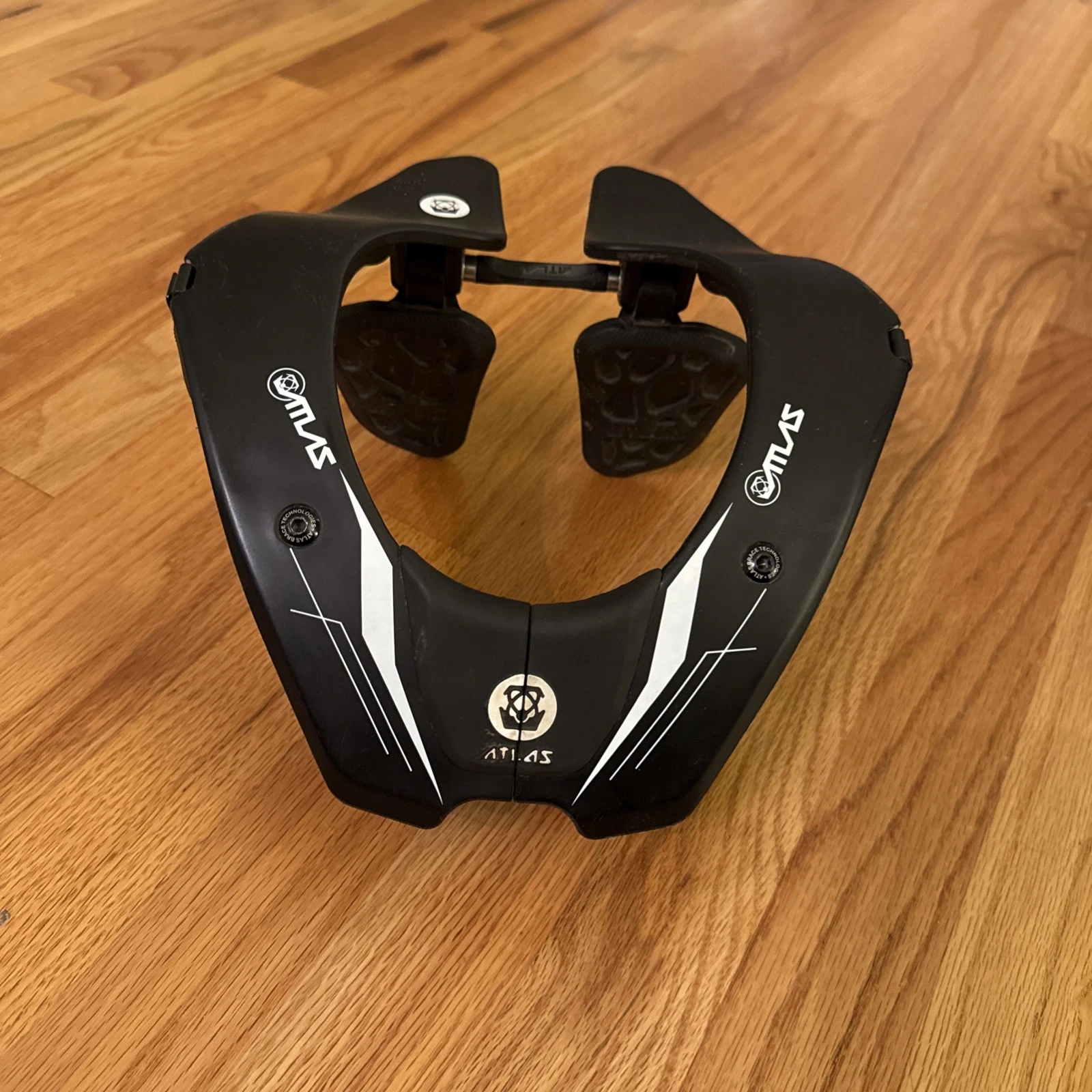 Atlas Air Neck Brace Size Youth Black