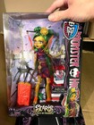 BNIB Monster High 2012 Jinafire Long Doll Scaris City Of Fright Rare Mattel