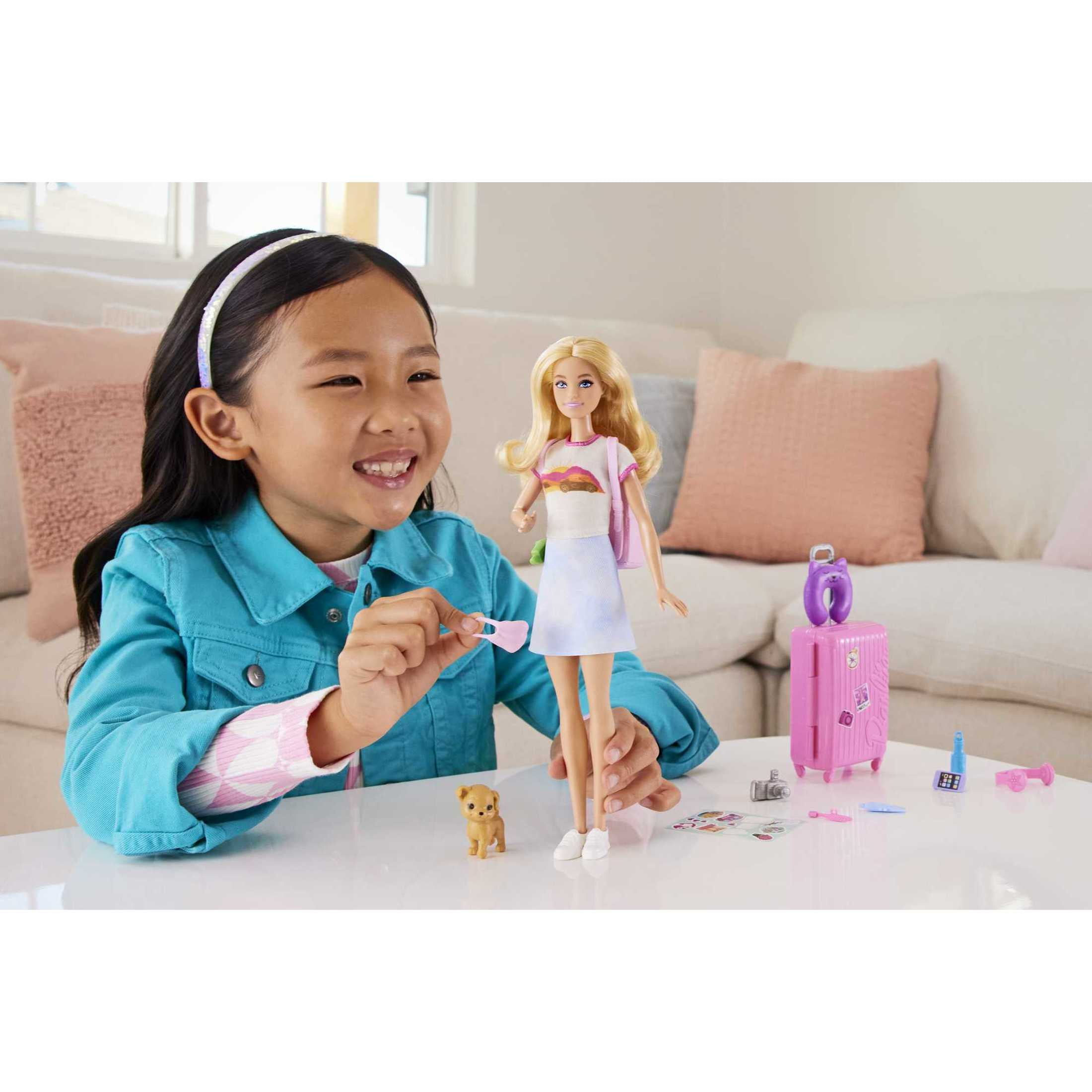 Barbie Doll and Accessories   Malibu  Travel Set with Puppy & Working Suitcase  10  Pieces