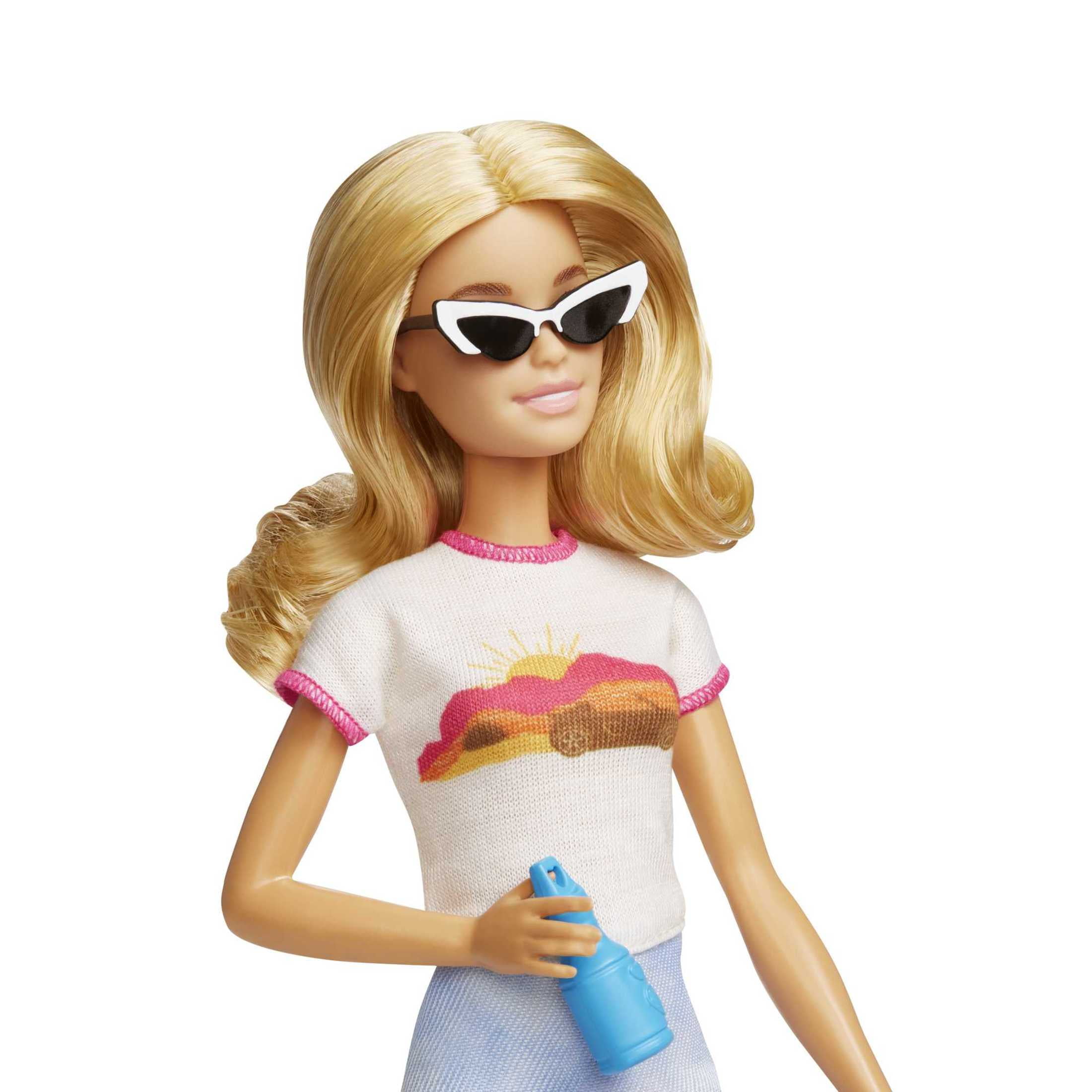 Barbie Doll and Accessories   Malibu  Travel Set with Puppy & Working Suitcase  10  Pieces