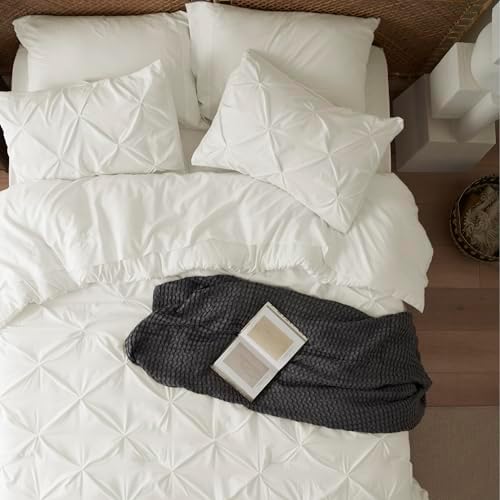 Bedsure Queen Comforter Set Baby Pea Green   Bed in a Bag Queen Size Bedding 7 Pieces  GentleSoft  Pintuck Bed Set Gift for Family  Pinch Pleat All Season Comforter with Sheets  Pillowcases & Shams