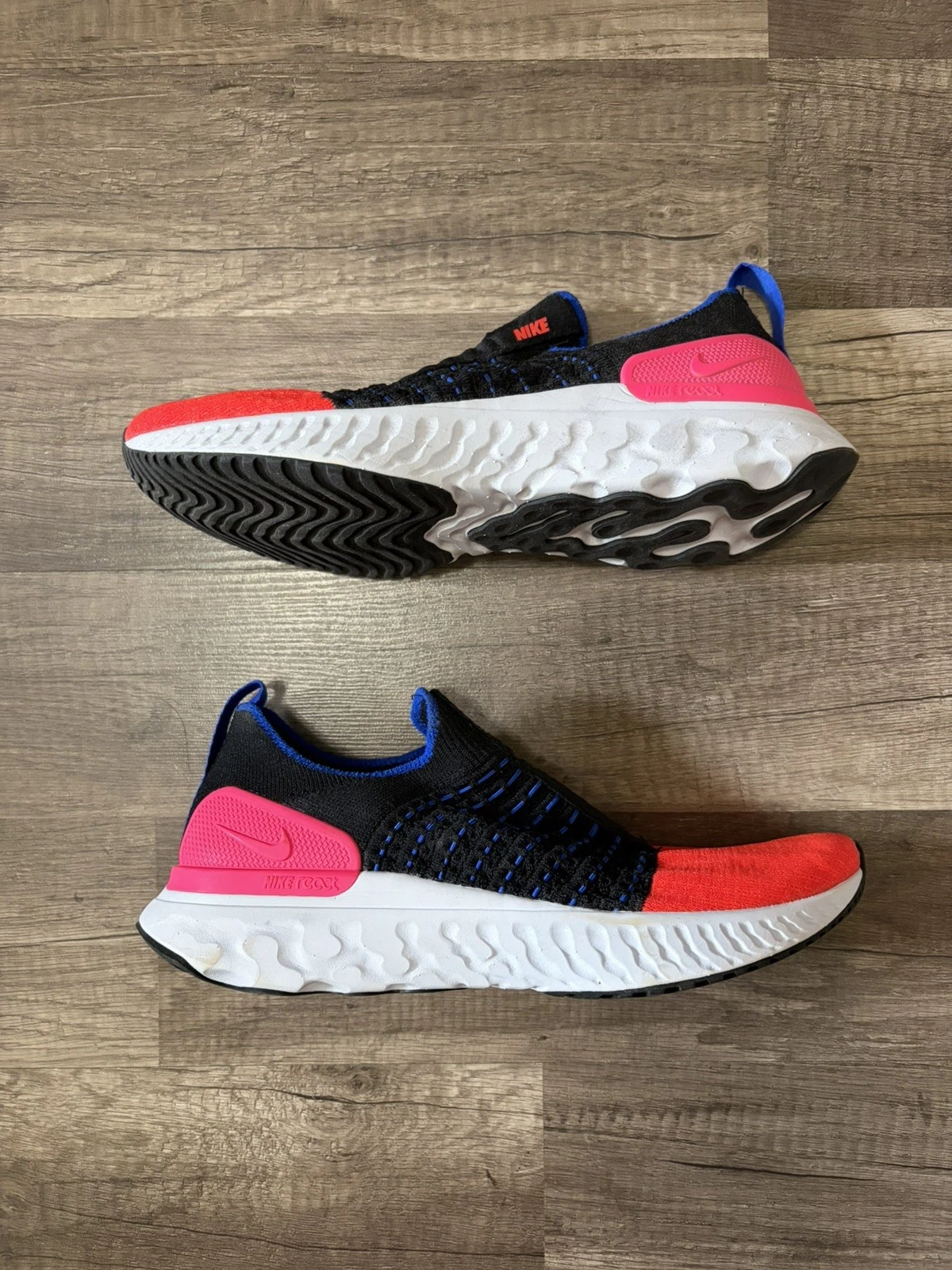 Brand New Nike Women s React Phantom Run Flyknit 2 Black/Bright Crimson Size 7