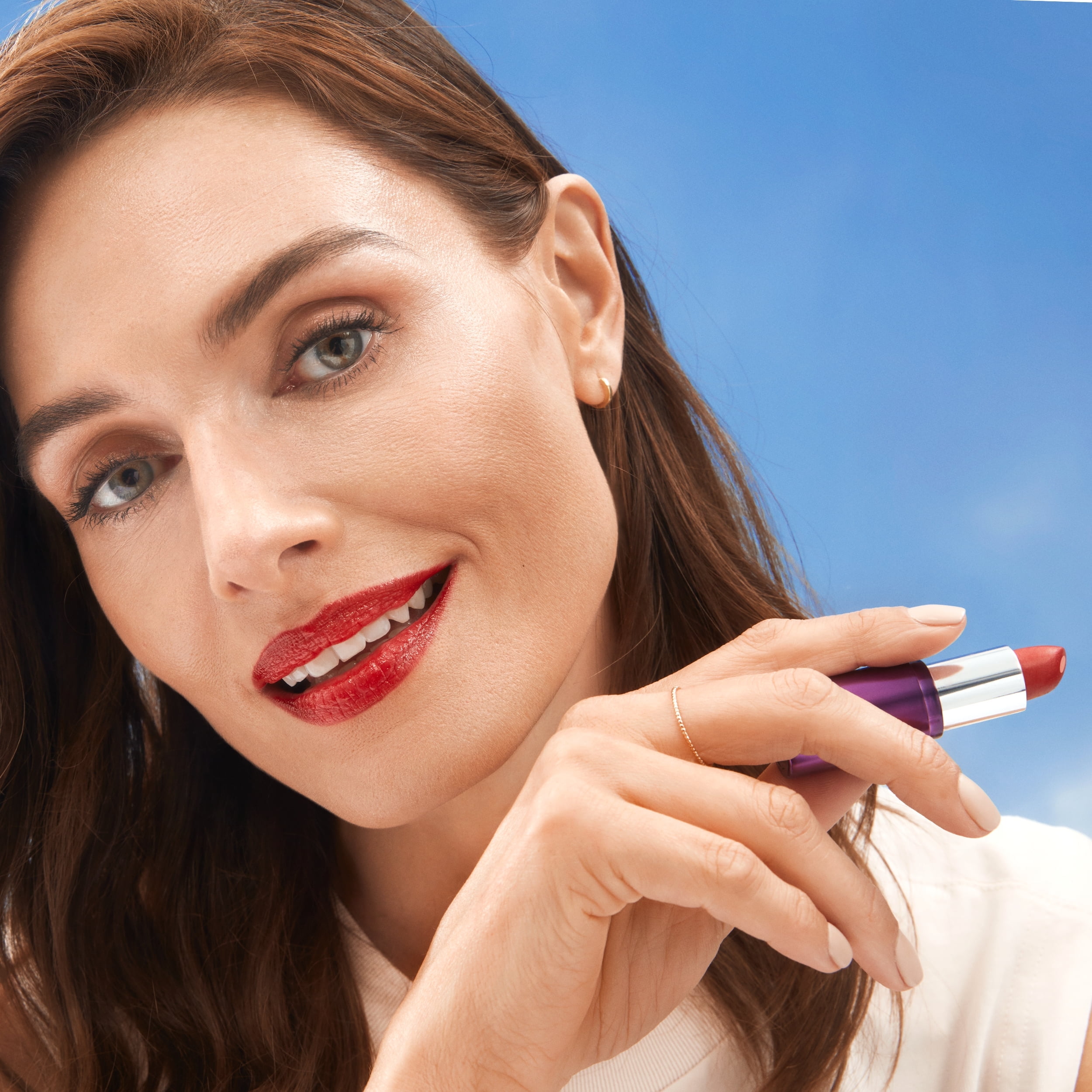 COVERGIRL Simply Ageless Hyaluronic Core Lipstick