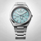 Reloj Citizen NJ0180-80M automático con esfera verde, cristal de zafiro, titanio y acero inoxidable.
