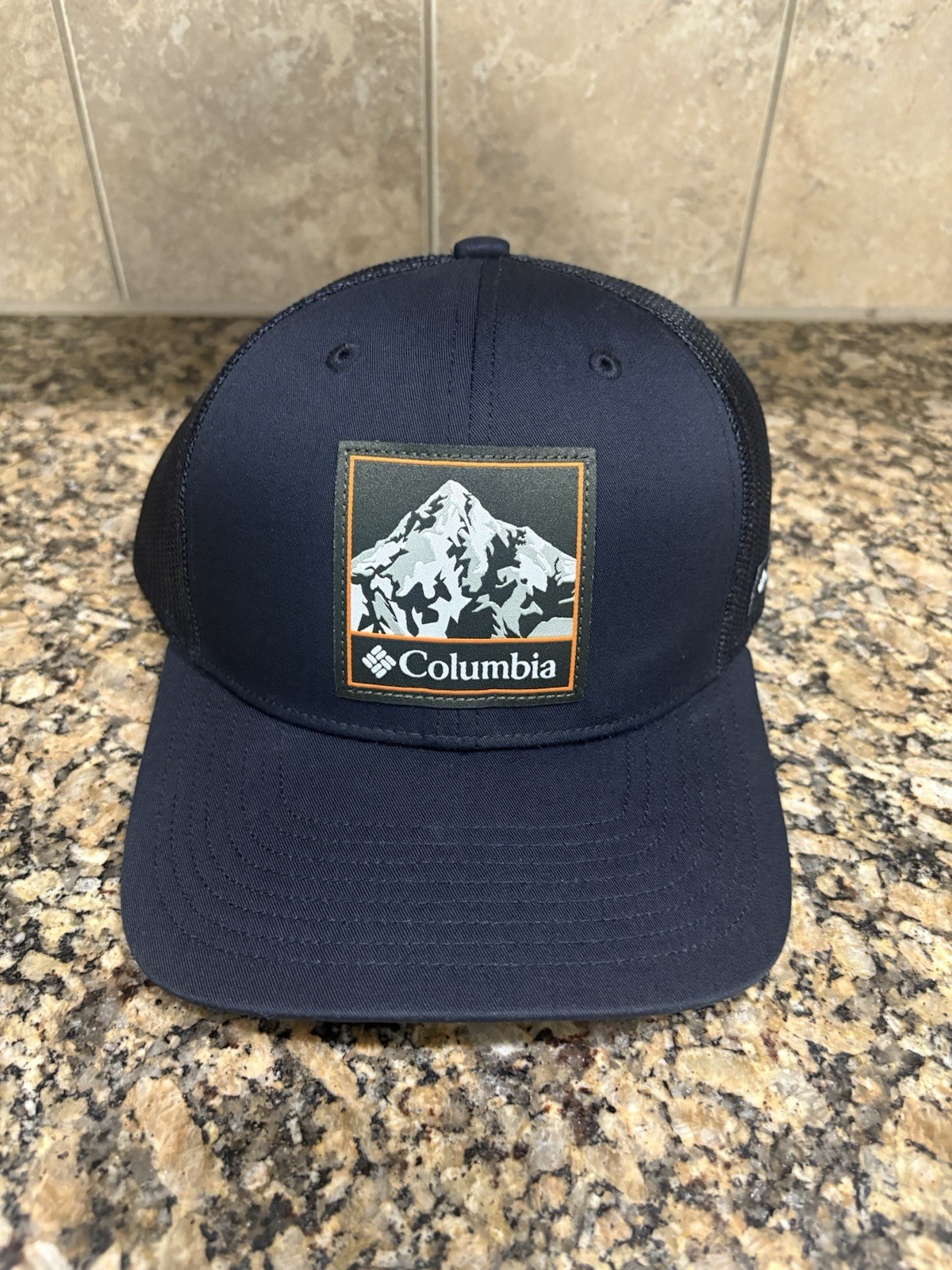 Columbia Mesh Snapback Hat   Color  Black Mountain Art Patch O/S  New w/Tags