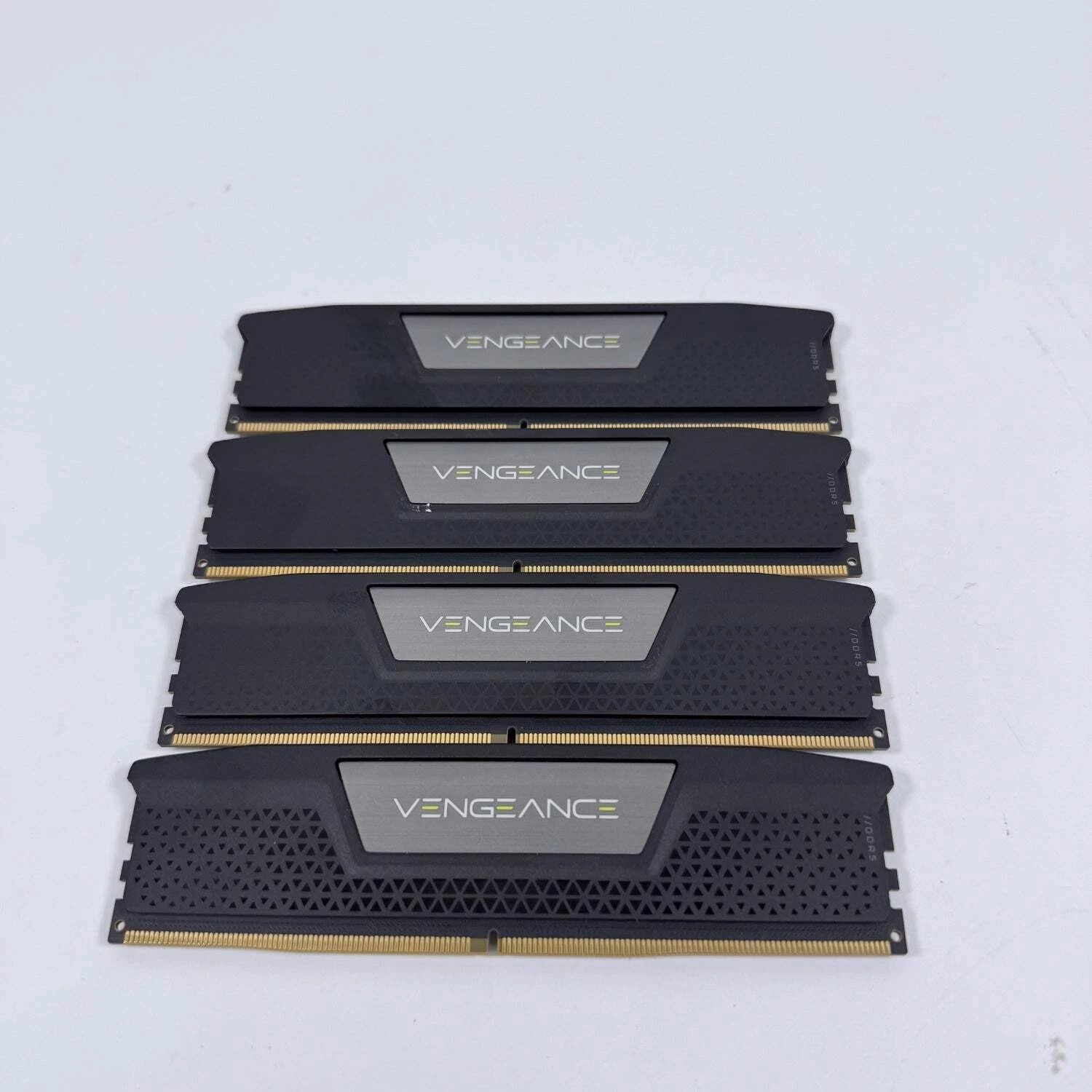 Corsair Vengeance 64GB  4x16GB  RAM DDR5 5600MHz CMK32X5M2B5600C40