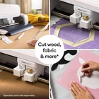 Cricut Explora 4 máquinas con paquete de vinilo y planchado, máquina de corte de manualidades apta para principiantes con materiales esenciales, HTV y paquete variado de vinilo adhesivo, proyectos de