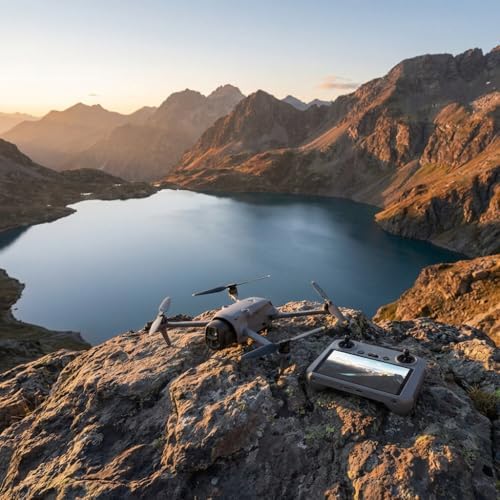 DJI Mavic 4 Pro Drone Fly More Combo Cámara aérea profesional | Evitación avanzada de obstáculos | Largo tiempo de vuelo | Video cinematográfico + tarjeta de 64 GB + mochila + almohadilla de