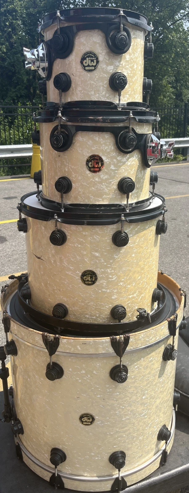 DW Collectors maple vintage 4 piece drum kit   Vintage white marine pearl