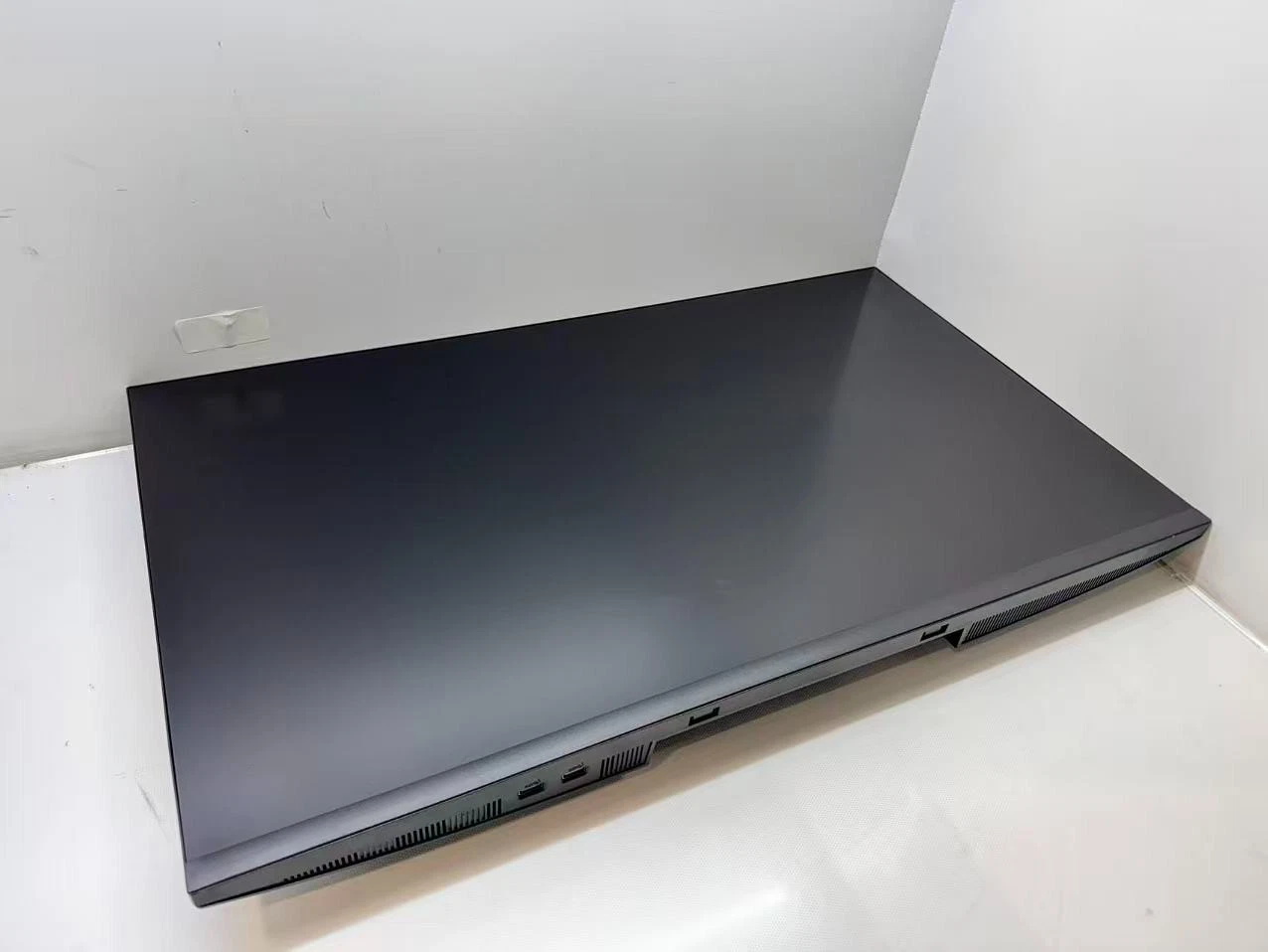 Dell P3223QE  31 5" 4K UHD Monitor  HDMI DisplayPort  No Stand