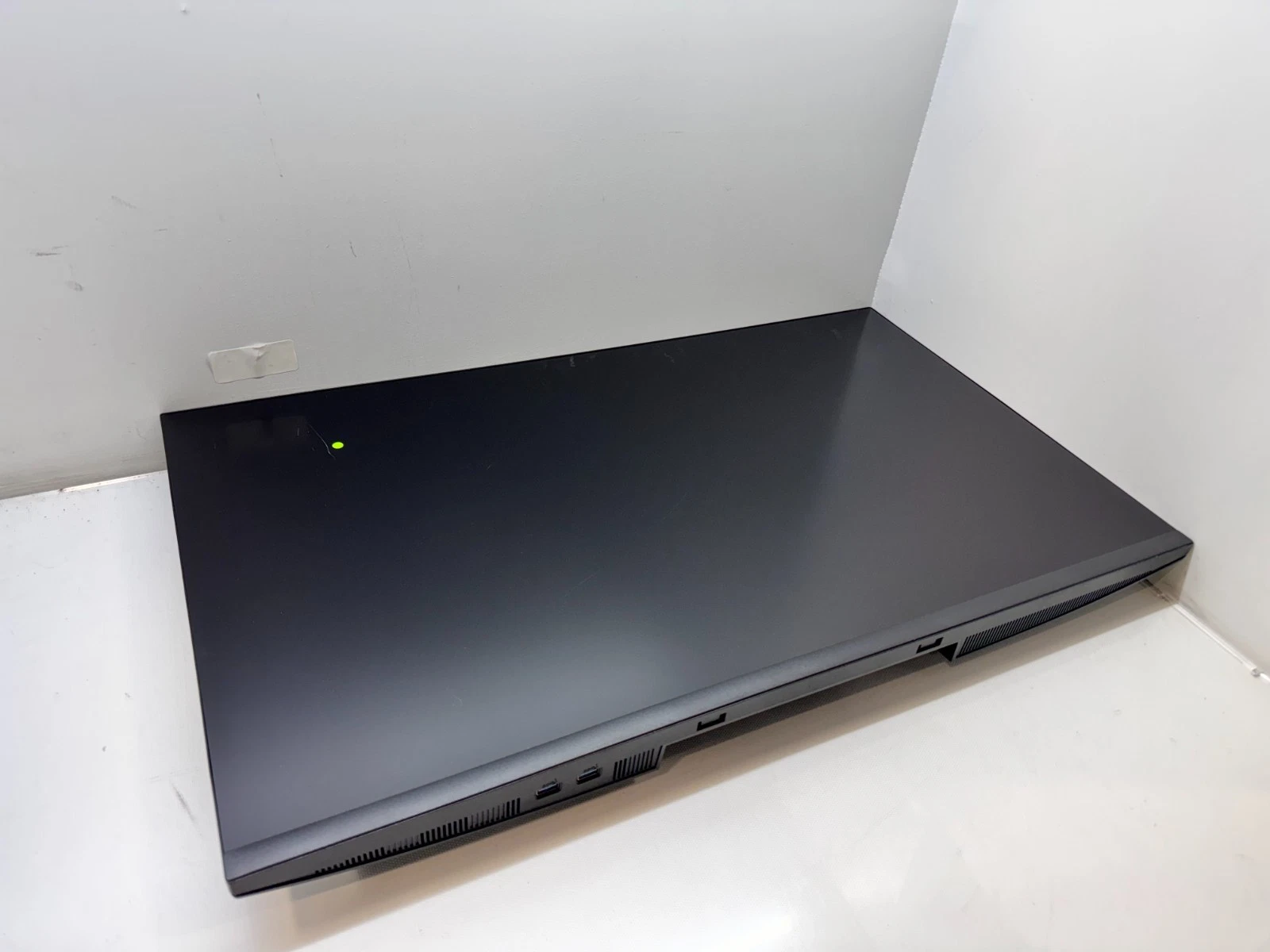 Dell P3223QE  31 5" 4K UHD Monitor  HDMI DisplayPort  No Stand  READ 