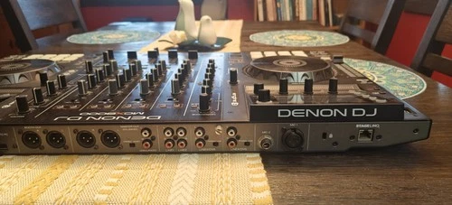Denon MCX8000 DJ Controller