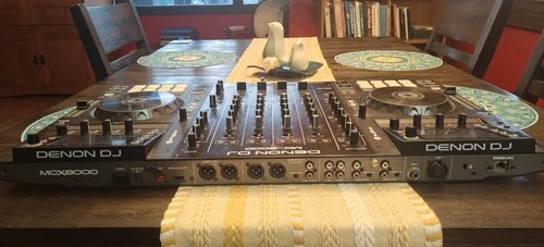 Denon MCX8000 DJ Controller