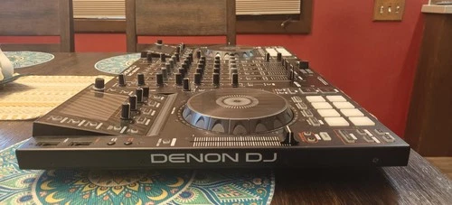 Denon MCX8000 DJ Controller