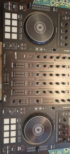Denon MCX8000 DJ Controller