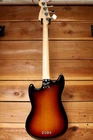 Bajo Fender American Performer Mustang Sunburst 2023, escala corta de 30" + funda 52545