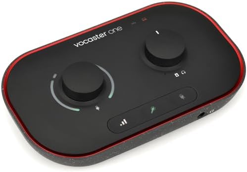 Focusrite Vocaster One — Interfaz de podcasting para grabación como creador en solitario. Utilice ganancia automática, mejora y silencio para facilitar el podcasting. Pequeña, ligera y alimentada por