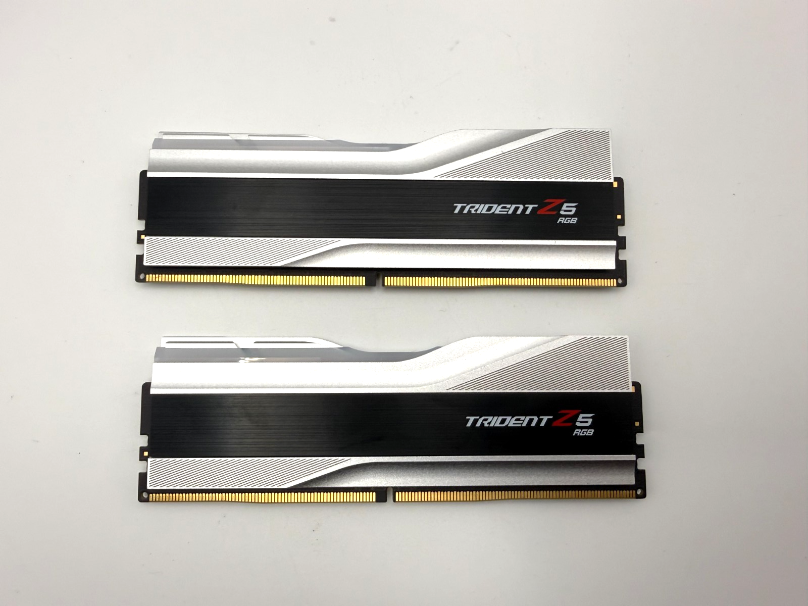 G SKILL Trident Z5 RGB DDR5 32GB  2x16GB  6000MT/s CL36 Silver