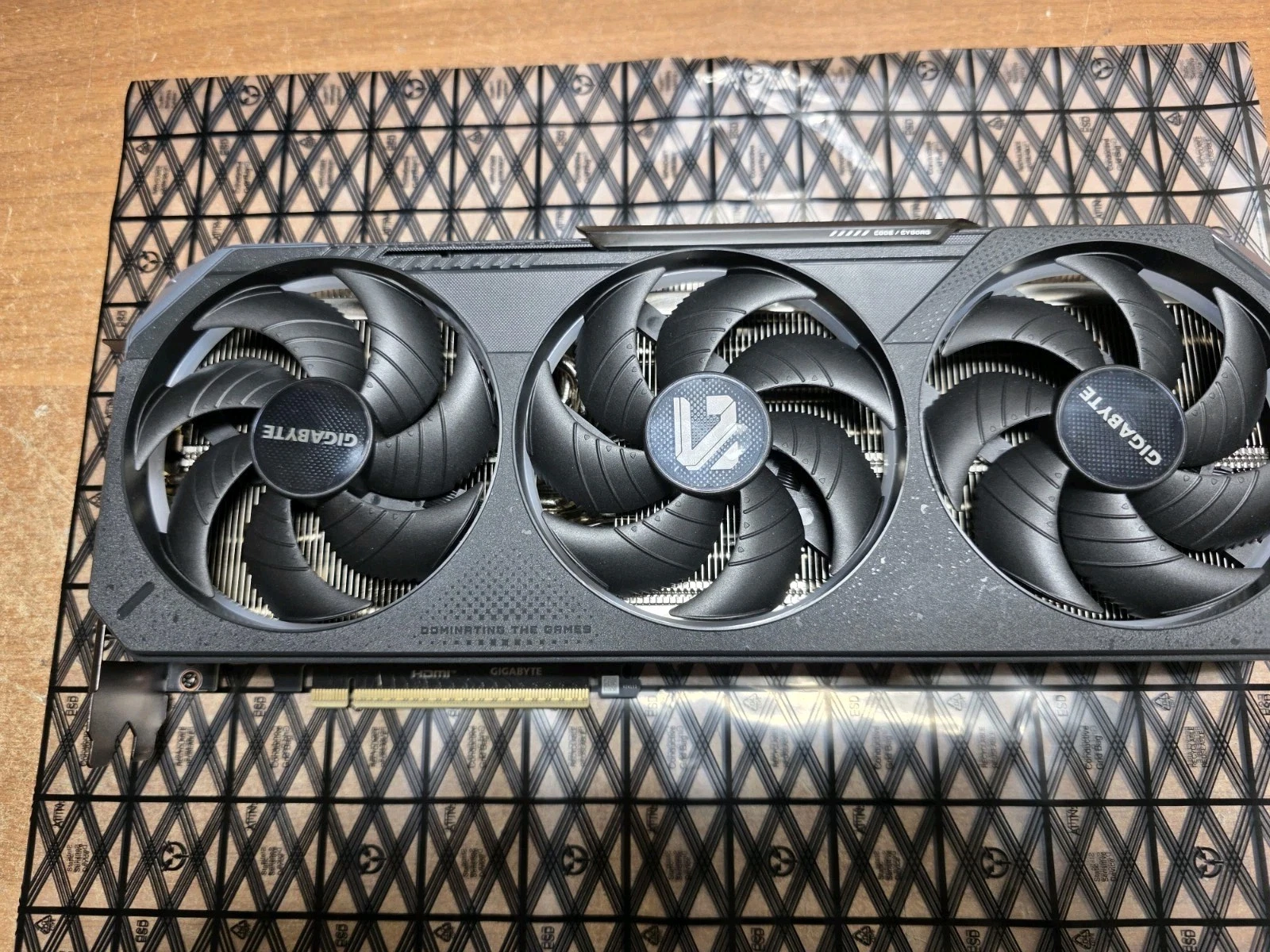 Gigabyte NVIDIA GeForce RTX 5070 GV N5070GAMING OC 12GD 12 GB Graphic Card