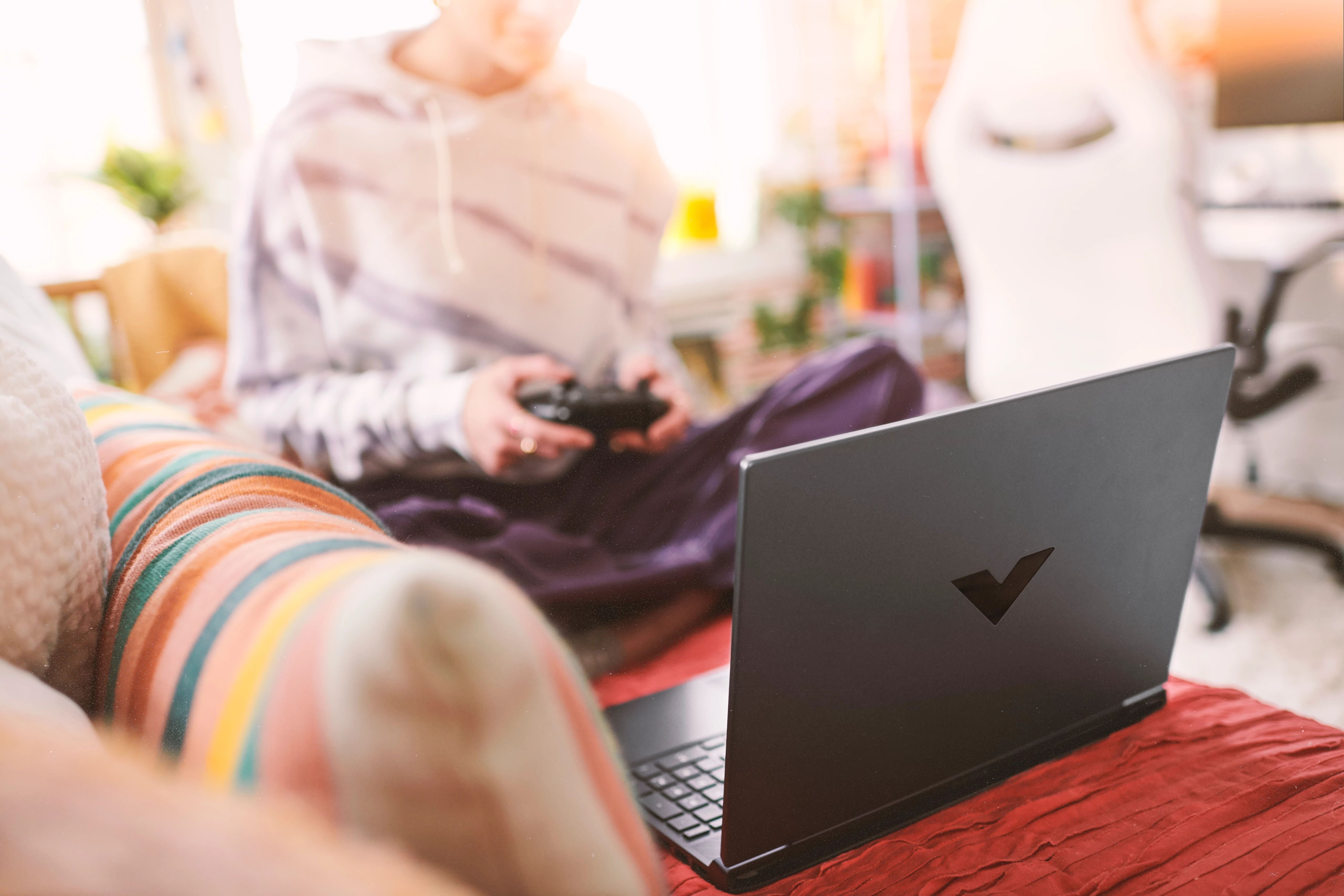 HP Victus 15 6" FHD IPS 144Hz Gaming Notebook Intel Core i7 13620H 16GB 512GB SSD NVIDIA GeForce RTX 5060 Meca Silver