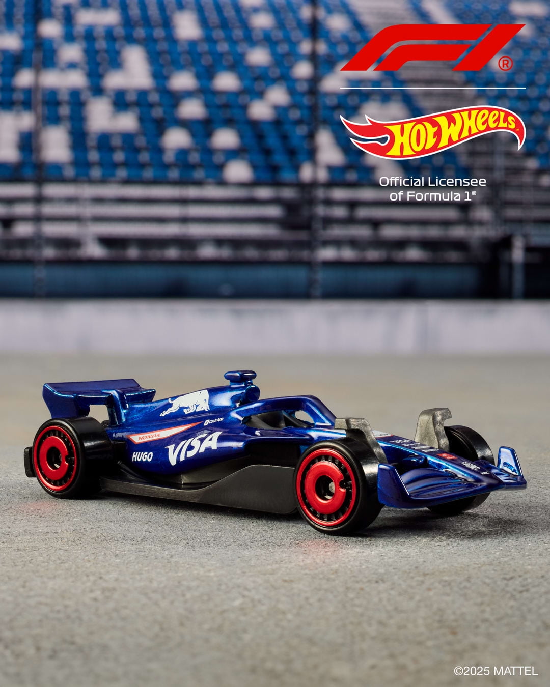 Hot Wheels Paquete de 5 Equipo de Carreras, Set de 5 Autos de Juguete de Fundición a Presión con Temática de Fórmula 1 a Escala 1:64