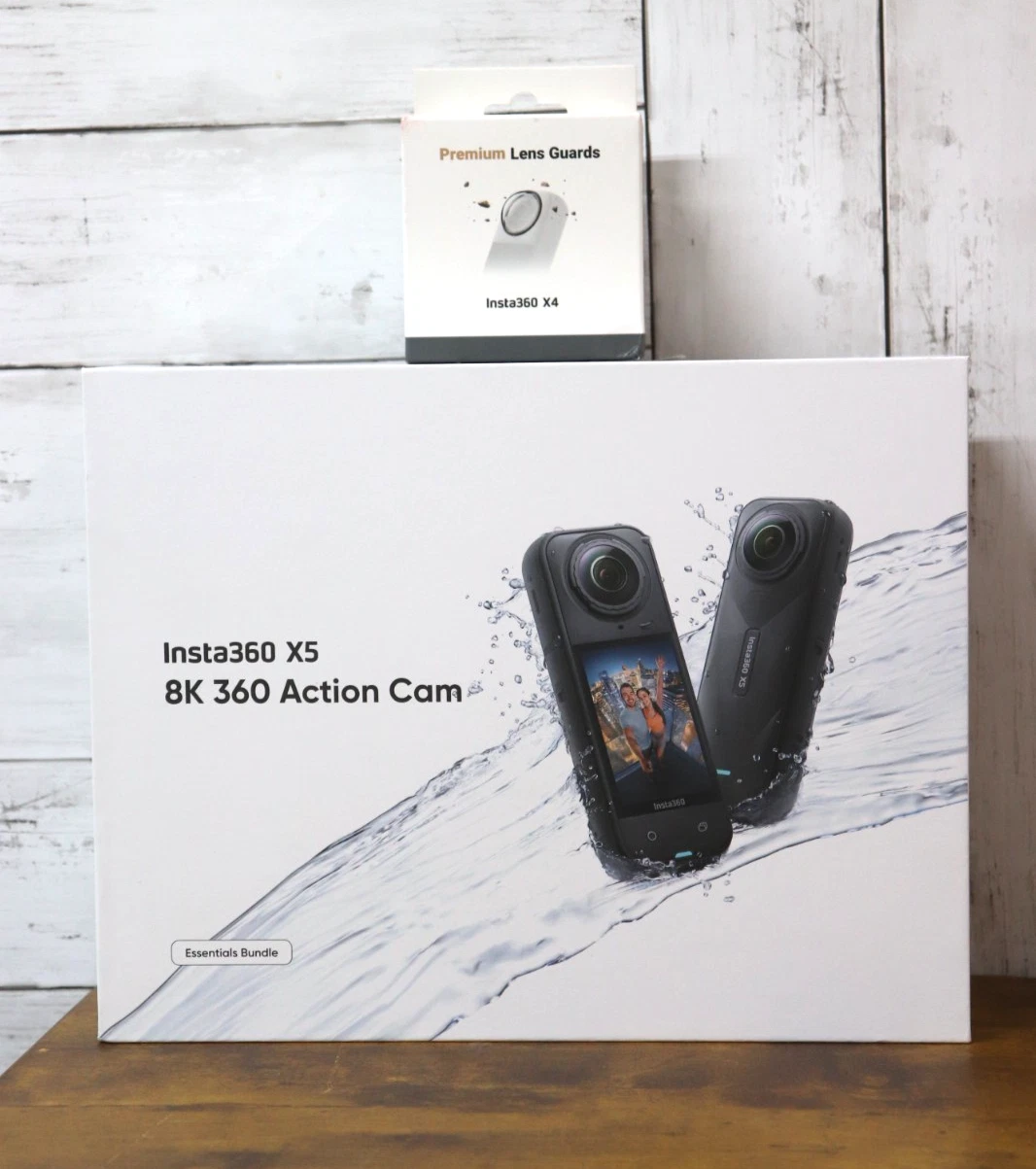 INSTA 360 X5 8K 360 CAMERA ESSENTIAL BUNDLE  BRAND NEW   WITH LENS  GUARDS