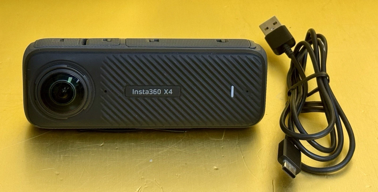 Cámara de acción Insta360 X4 8K CINSABMA - Con tarjeta SD